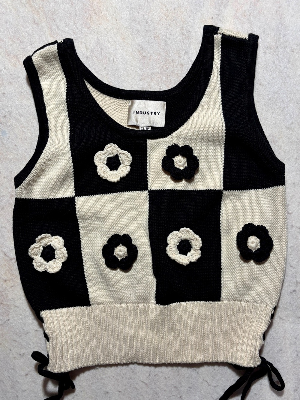 INDUSTRY REPUBLIC CLOTHING BLACK IVORY CHECKERED FLOWER SWEATER VEST NWT XS